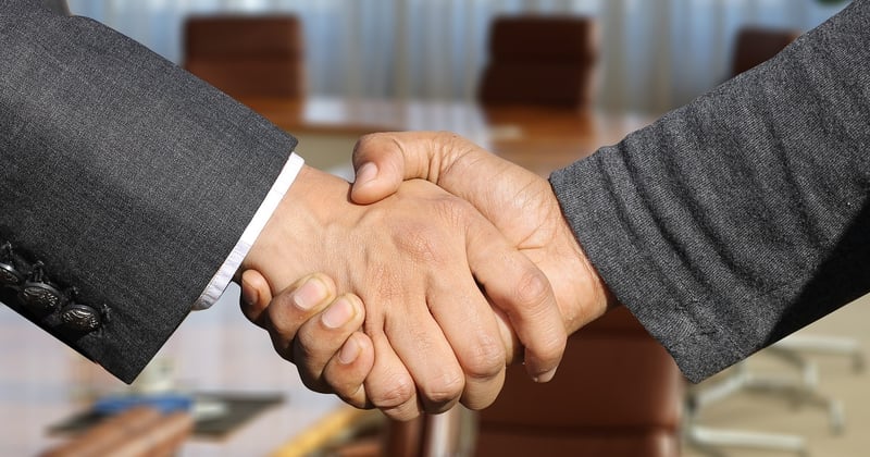 Comment négocier un contrat de prestation avec un fournisseur sans se faire piéger